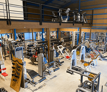 天井が高く開放的な雰囲気